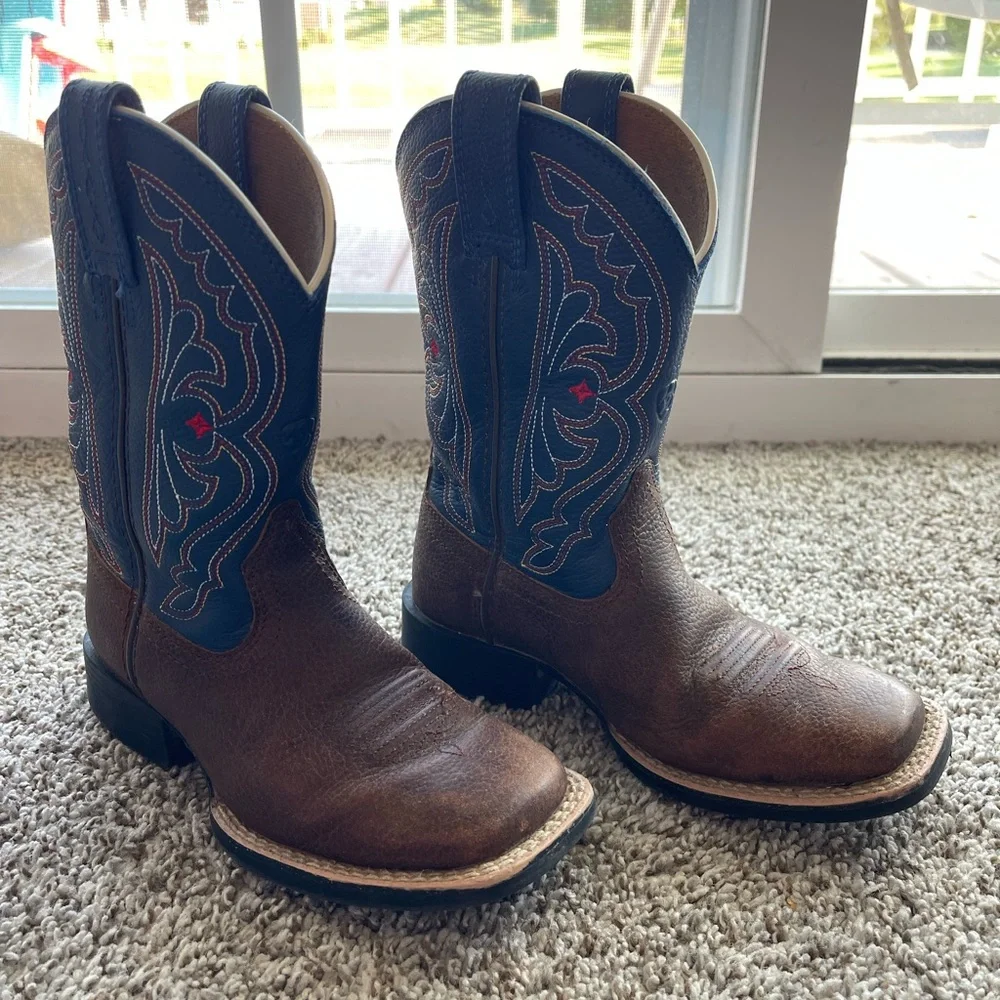 Ariat Brown Leather Cowboy Boots with Blue Stitching